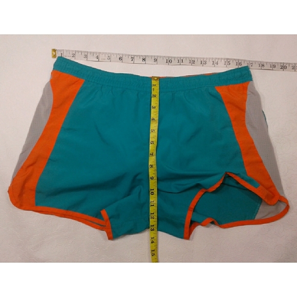 Adidas 3" running shorts size M - Picture 3 of 8